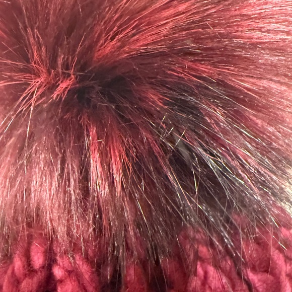OOAK - deep red knit hat w/ faux fur pom -  pagoda colorway - Picture 5 of 5